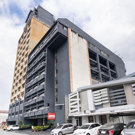 Oyo 115 Northridge Mansions Hotell Quezon City Exteriör bild