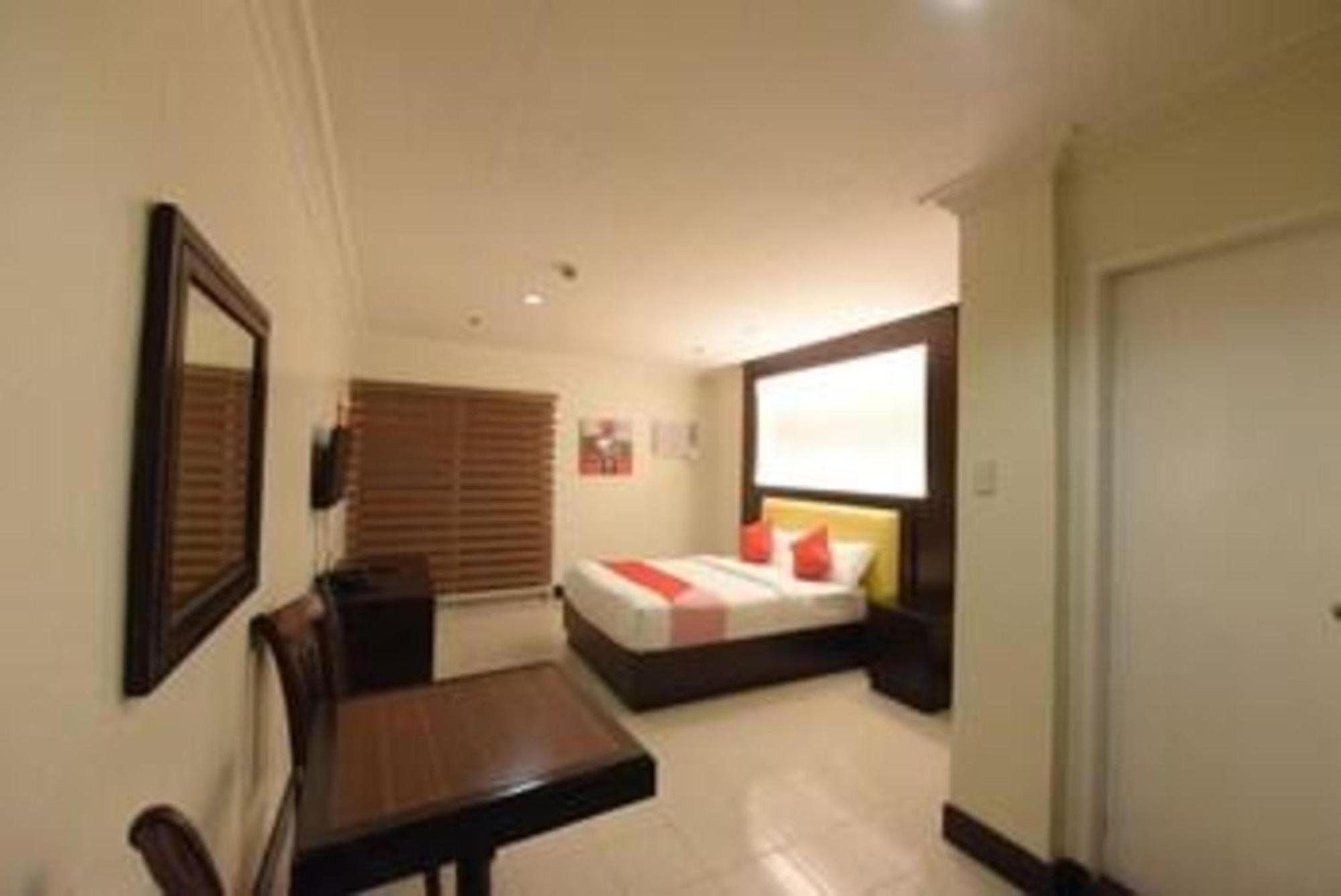 Oyo 115 Northridge Mansions Hotell Quezon City Exteriör bild