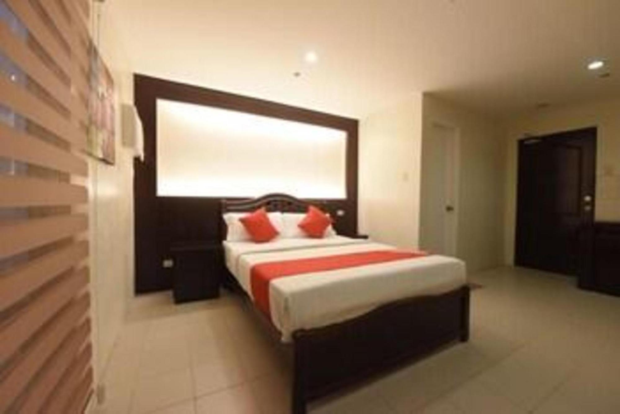 Oyo 115 Northridge Mansions Hotell Quezon City Exteriör bild