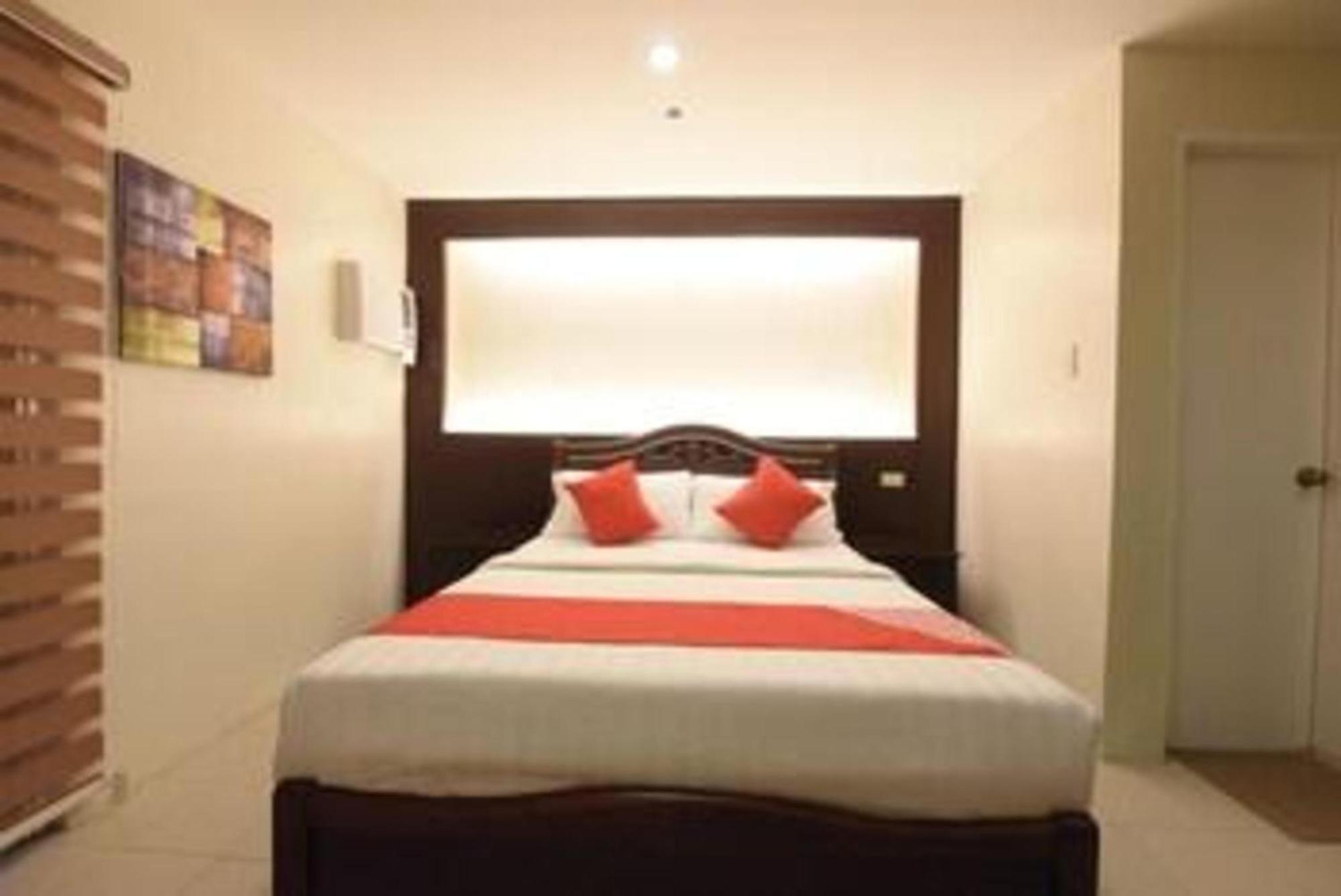 Oyo 115 Northridge Mansions Hotell Quezon City Exteriör bild
