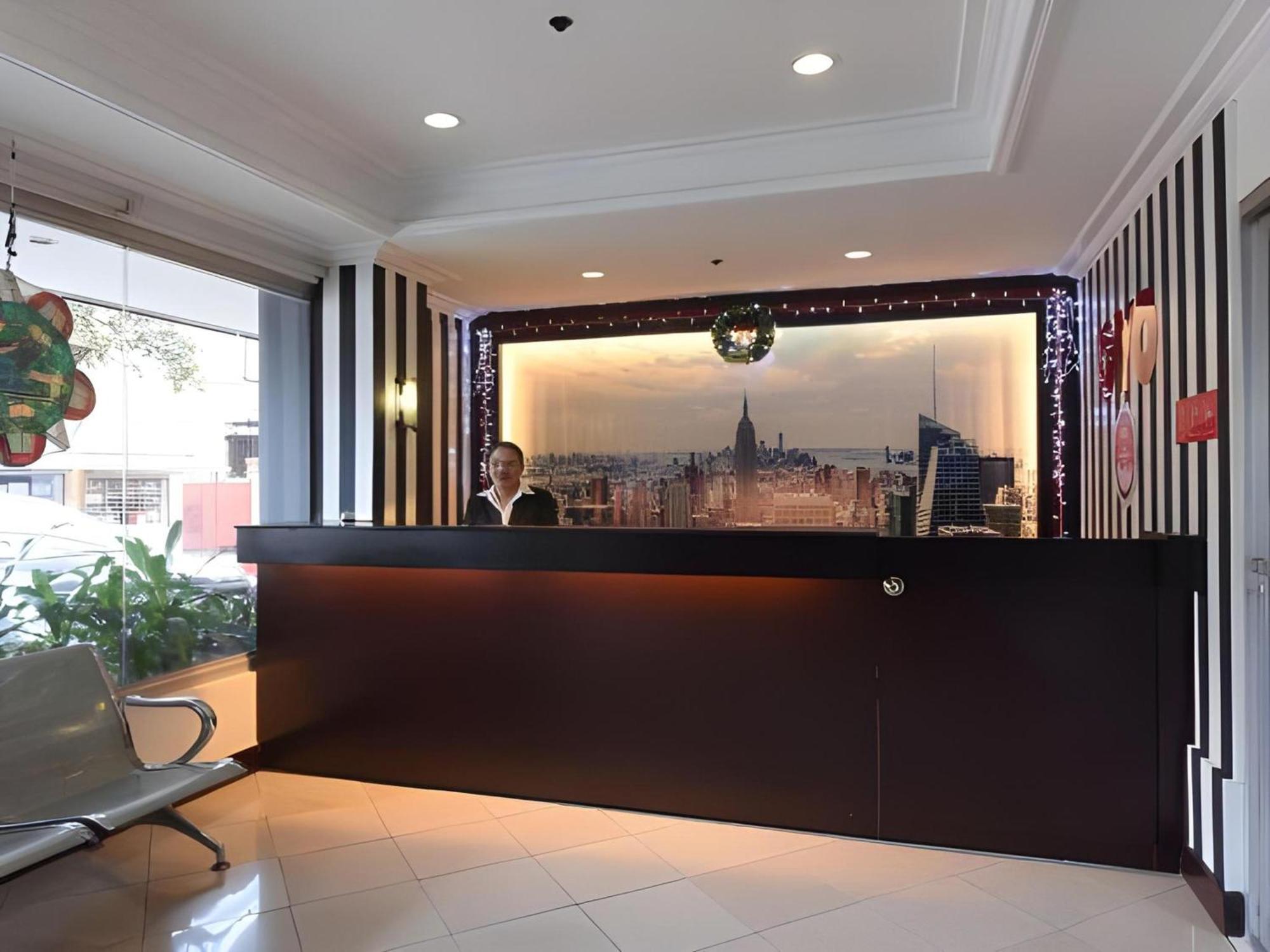 Oyo 115 Northridge Mansions Hotell Quezon City Exteriör bild