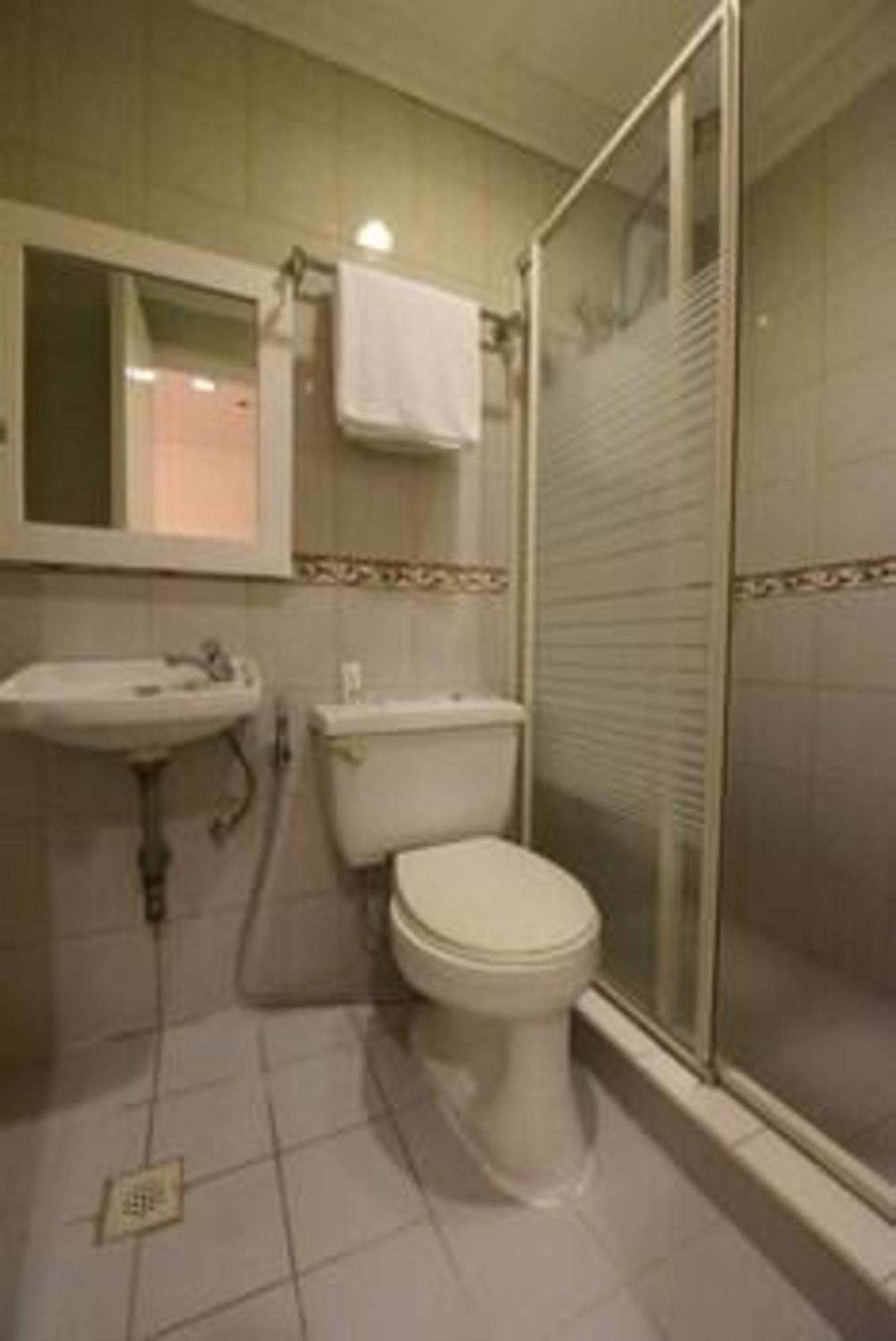 Oyo 115 Northridge Mansions Hotell Quezon City Exteriör bild