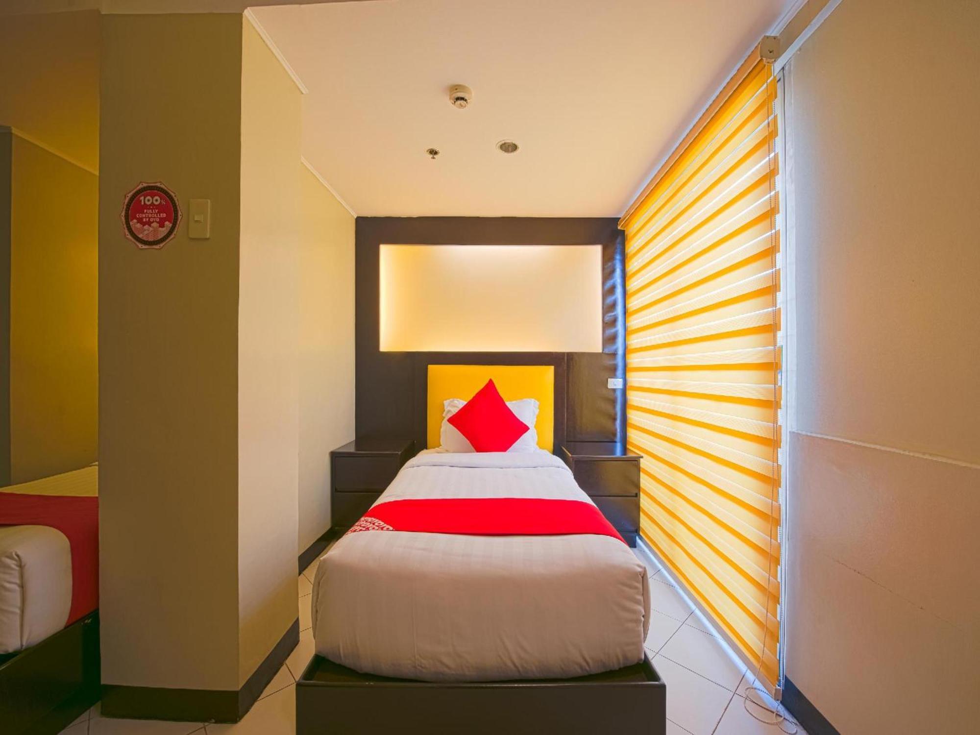 Oyo 115 Northridge Mansions Hotell Quezon City Exteriör bild