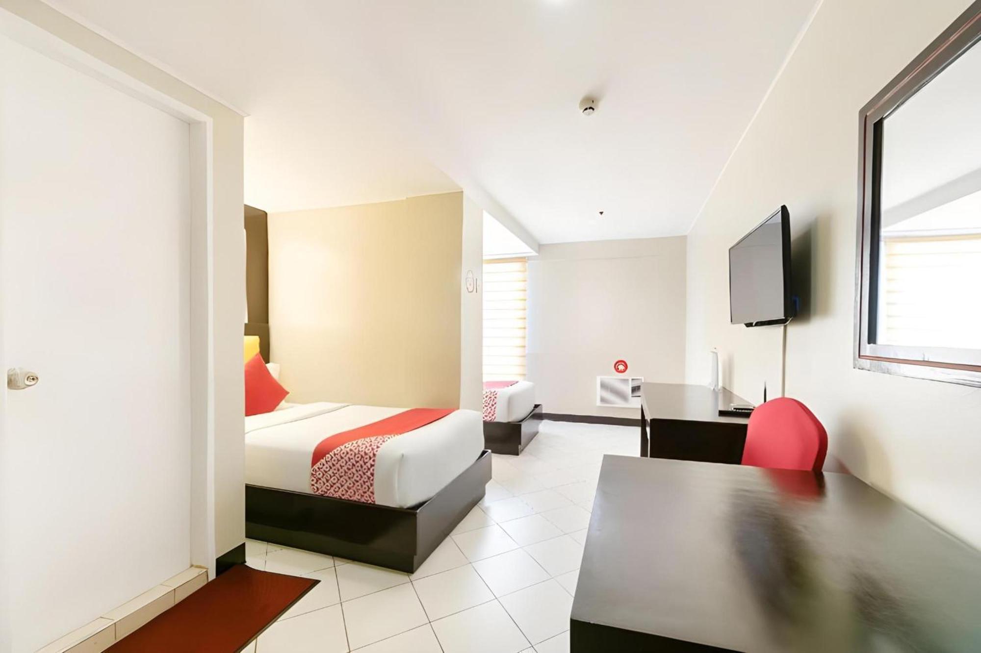 Oyo 115 Northridge Mansions Hotell Quezon City Exteriör bild
