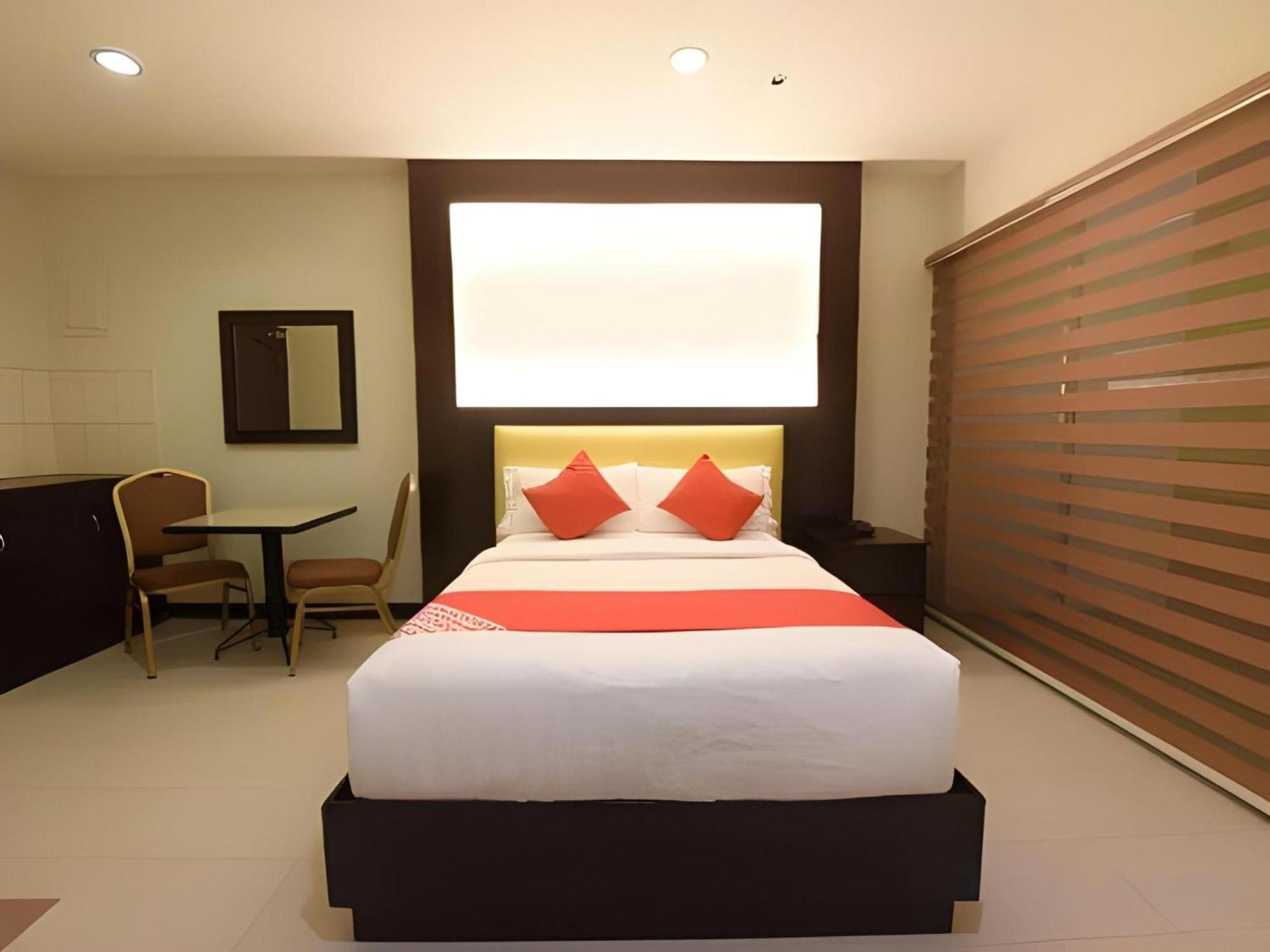 Oyo 115 Northridge Mansions Hotell Quezon City Exteriör bild